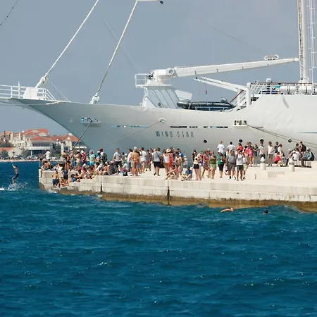 Hébergement de vacances 1 Bedroom Amazing In