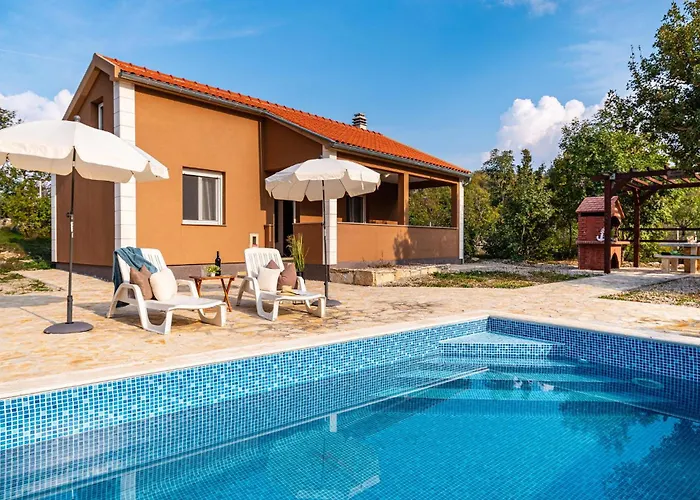 1 Bedroom Amazing In Prázdninový dům *