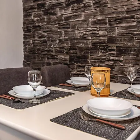1 Bedroom Stunning In