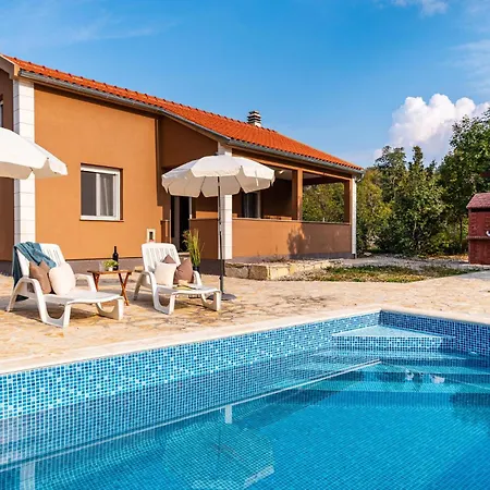 1 Bedroom Stunning In Holiday home *
