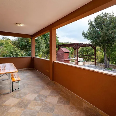 1 Bedroom Stunning In Holiday home Zelengrad