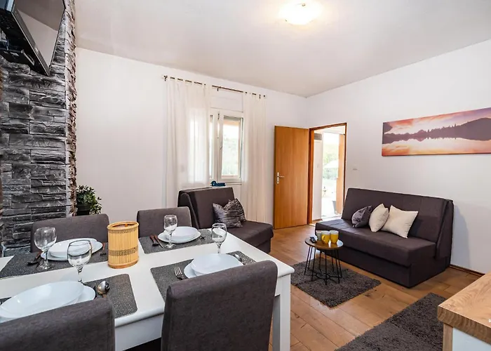 度假居 1 Bedroom Amazing In Zelengrad